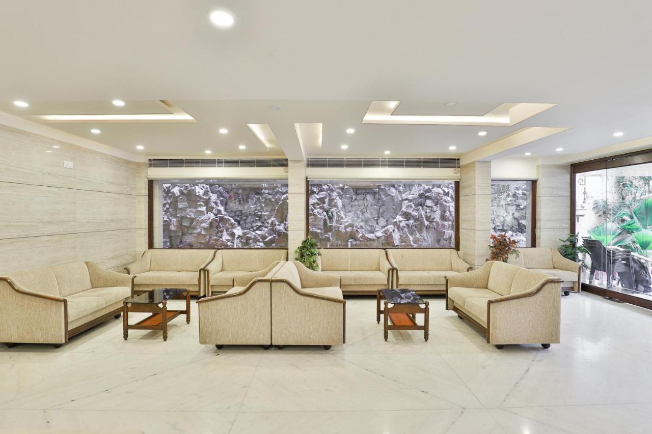 אחמדאבאד Oyo 2351 Hotel Golden Plaza מראה חיצוני תמונה