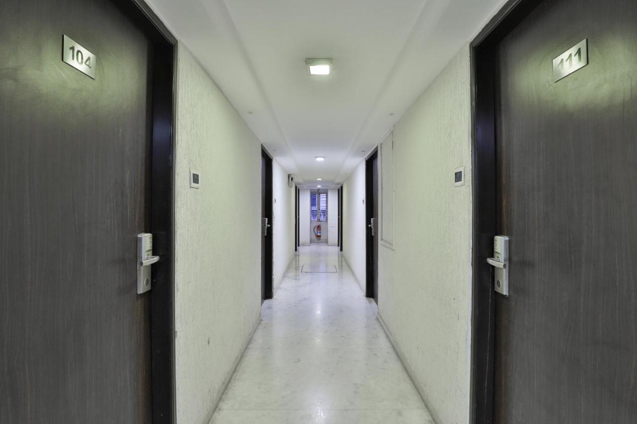 אחמדאבאד Oyo 2351 Hotel Golden Plaza מראה חיצוני תמונה