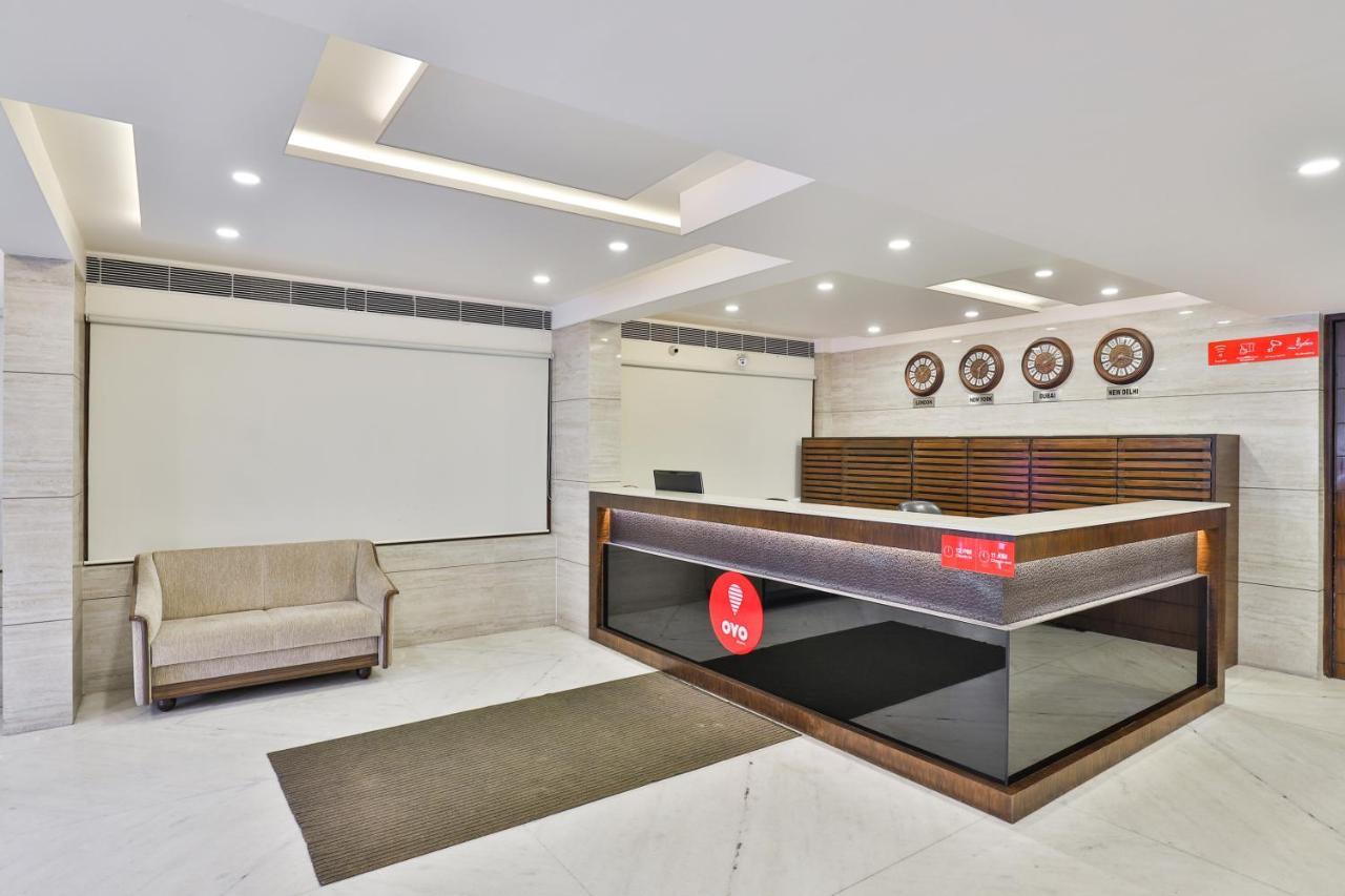 אחמדאבאד Oyo 2351 Hotel Golden Plaza מראה חיצוני תמונה